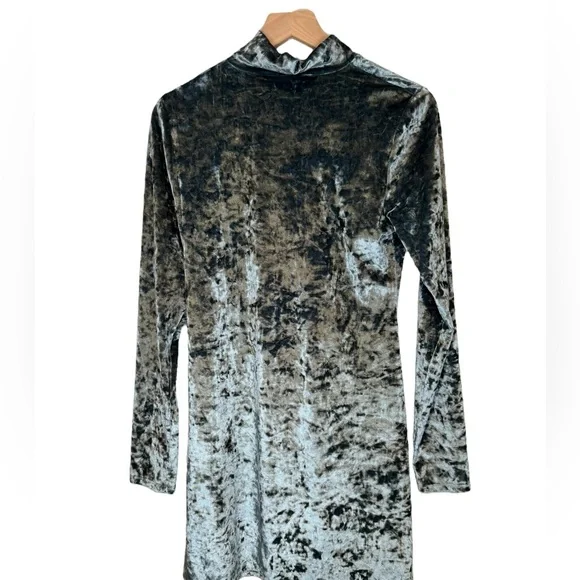 Urban Outfitters Kimchi Blue Crushed Mock- Neck‎ Mini Velvet Dress- Large - Picture 5 of 9